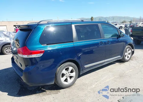 2011 Toyota Sienna Le V6 z USA, uszkodzony, nr VIN 5TDKK3DC0BS159321